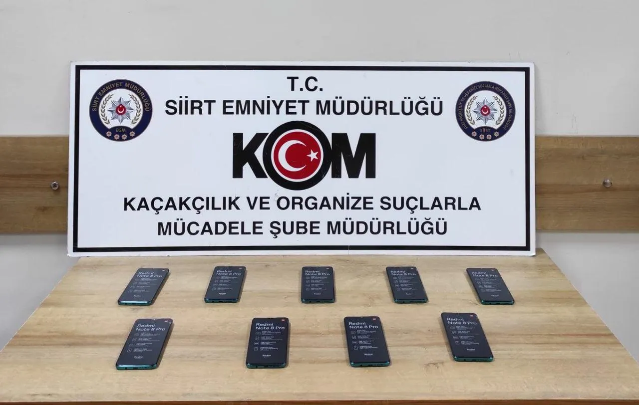 SİİRT’TE 33 KAÇAK TELEFON VE 7330 PAKET KAÇAK SİGARA ELE GEÇİRİLDİ