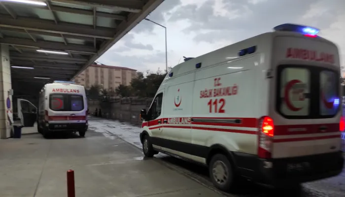 SİİRT'TE TRAFİK KAZASI: 2 YARALI