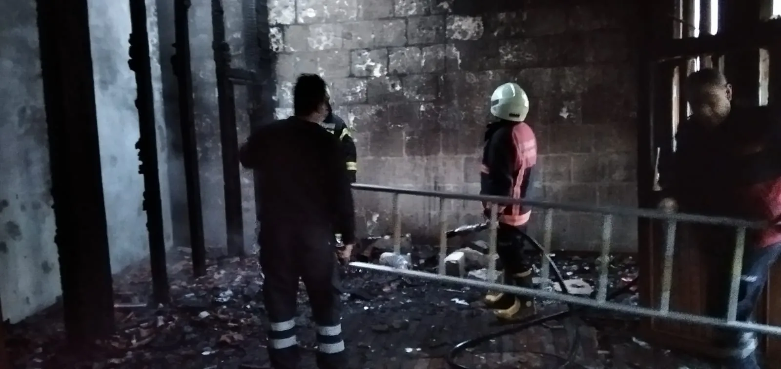 SİİRT’TE CAMİ YANGINI