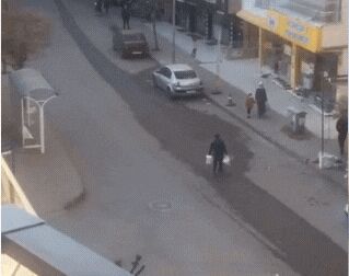 ŞEHRİN GÖBEĞİNDE PES DEDİRTECEK GÖRÜNTÜ