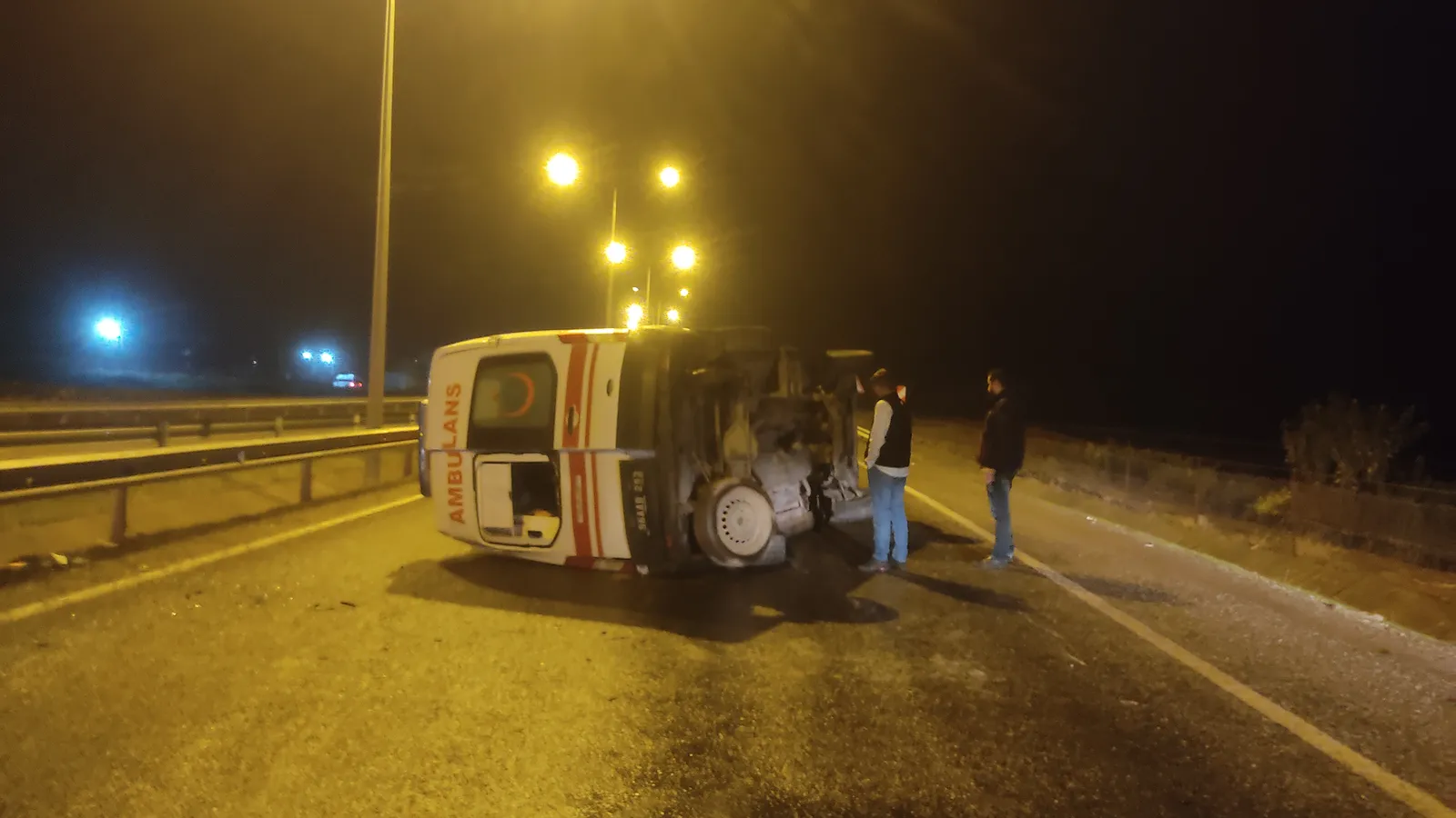 Ambulans ile Araç Çarpıştı: 4 Yaralı