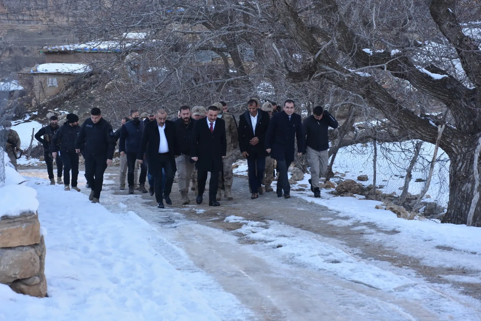 Vali Hacıbektaşoğlu Eruh ve Pervari Köylerini Ziyaret Etti