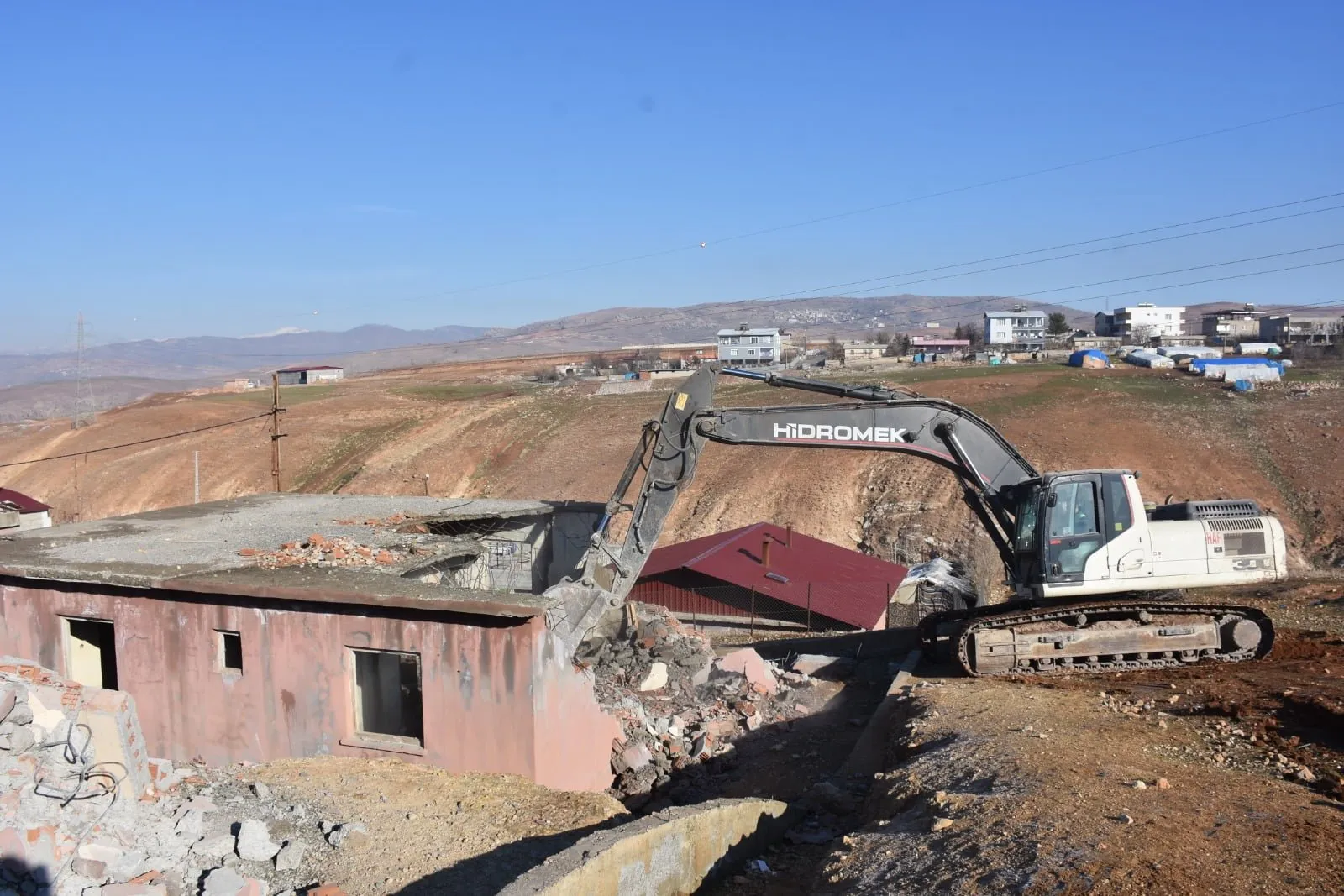 Siirt’te Metruk Binalar Yıkılıyor