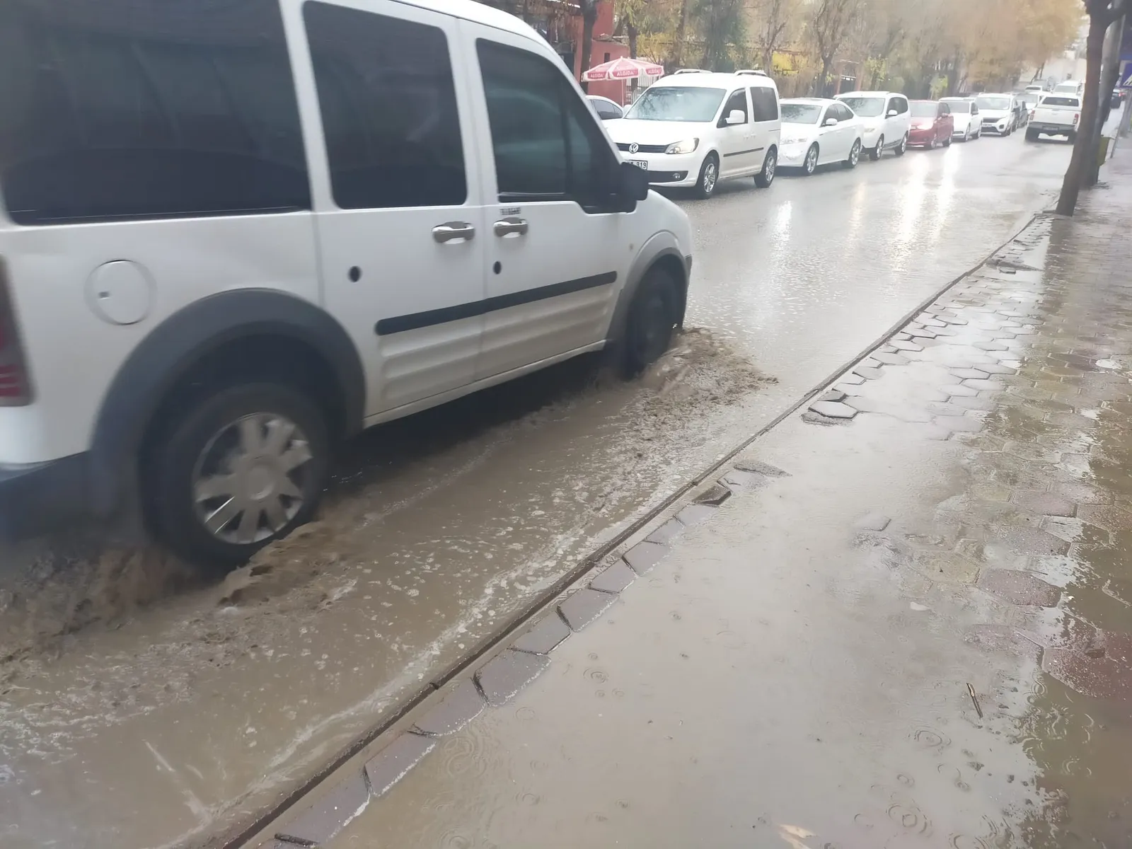 Yıllar geçiyor Siirt'in yolları değişmiyor
