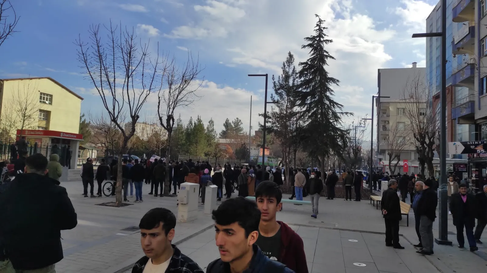 SİİRT’TE YÜRÜYÜŞ YAPAN GRUBA MÜDAHALE