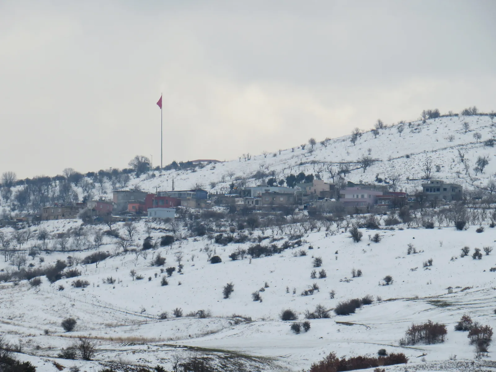 <strong>“Siirt’te Mart Ayında Yağan Kar Tarım Alanlarına Zarar Vermeyecek!”</strong>