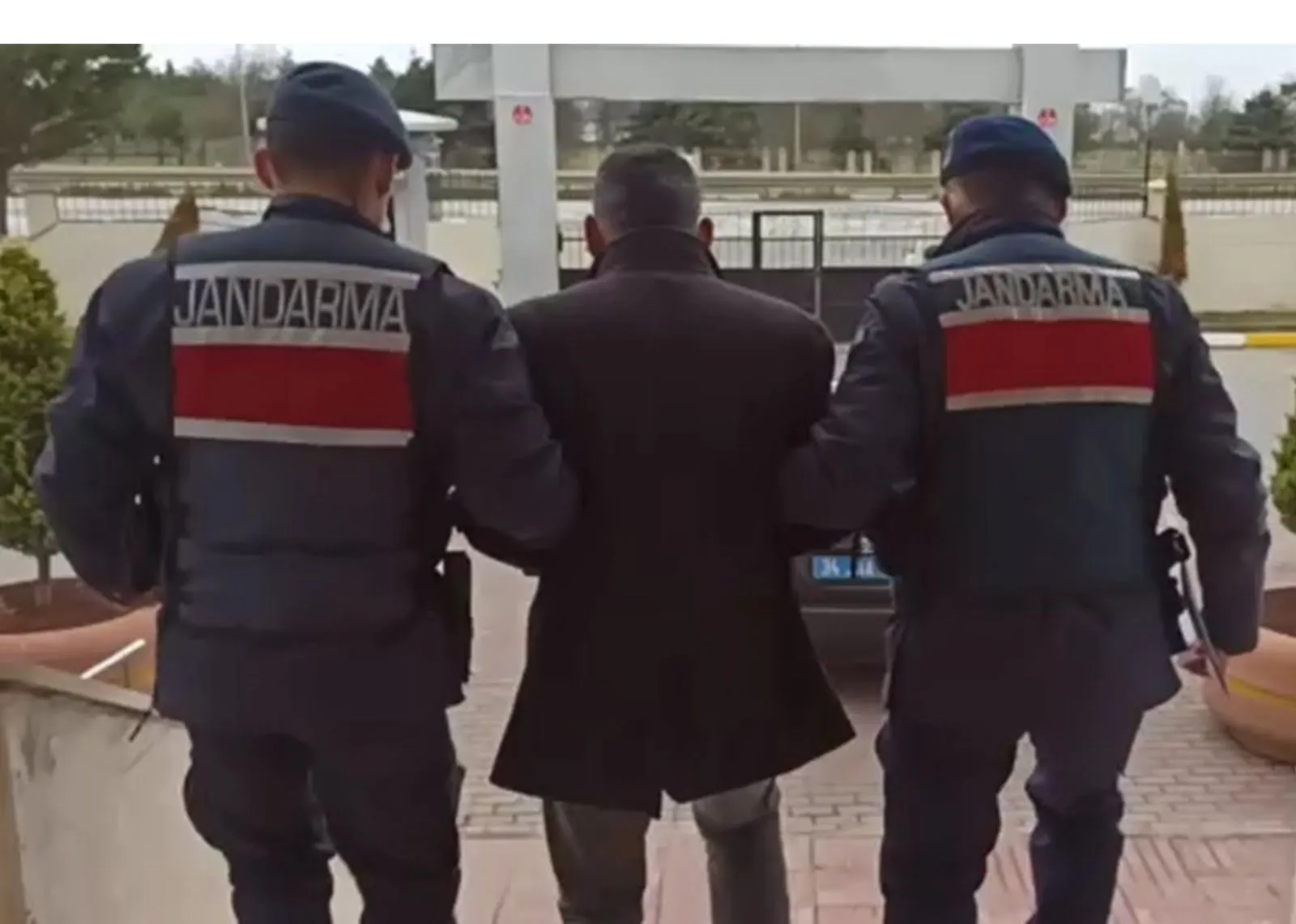 Jandarma Cinayet Zanlısını İşveren Kılığına Girerek Yakaladı