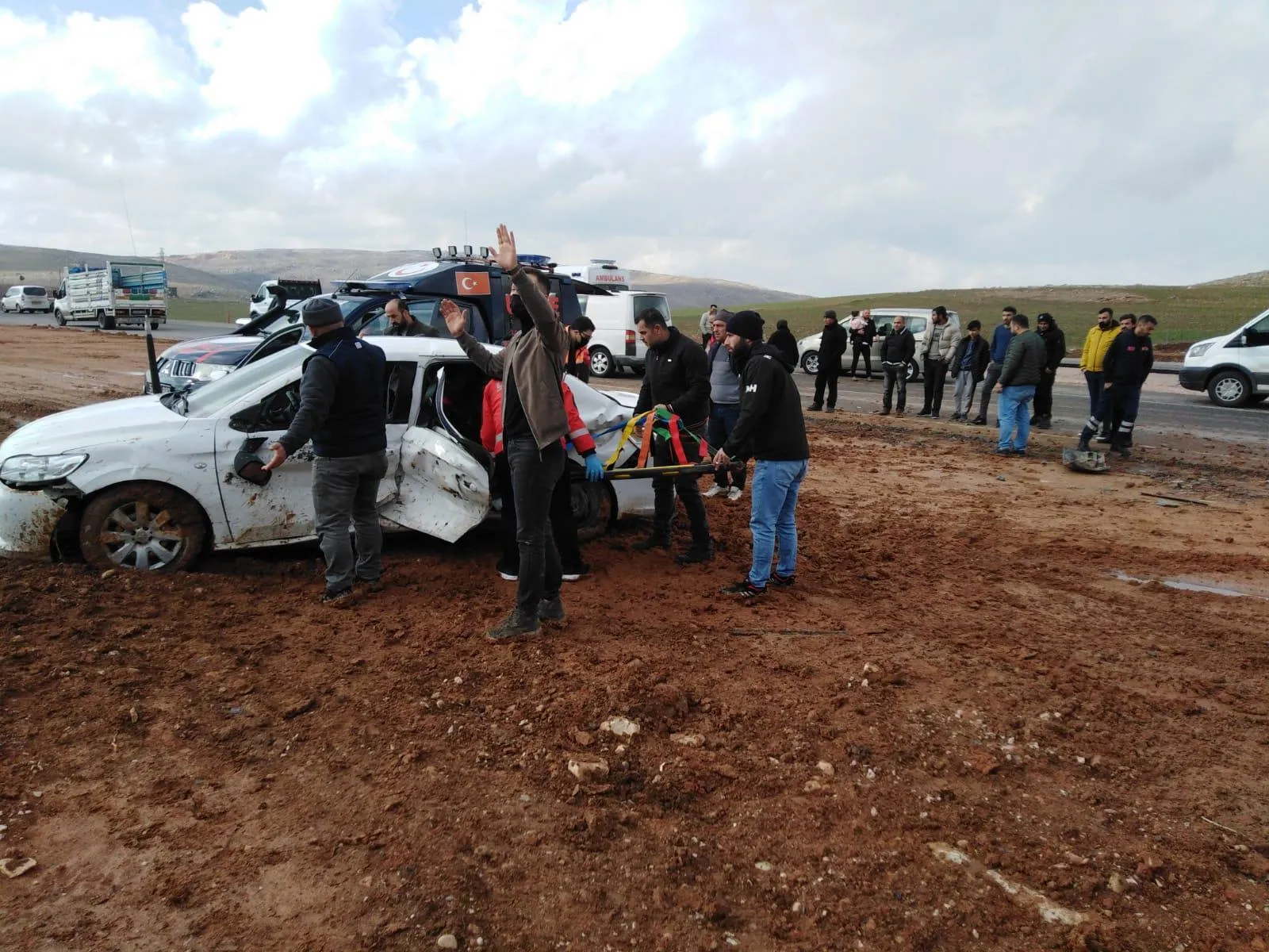 KURTALAN’DA MİNİBÜS İLE OTOMOBİL ÇARPIŞTI: 4 YARALI