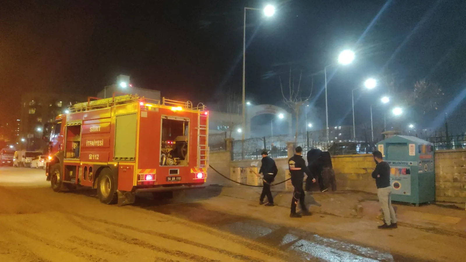 Alev Alan Çöp Konteyneri Ekipler Tarafından Söndürüldü
