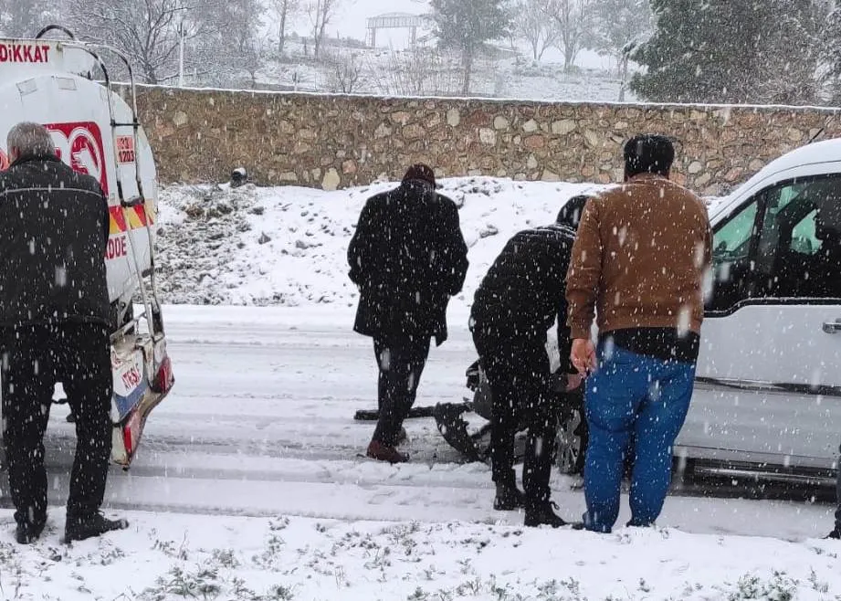 Siirt’te Yoğun Kar Yağışı Nedeniyle Zincirleme Kaza
