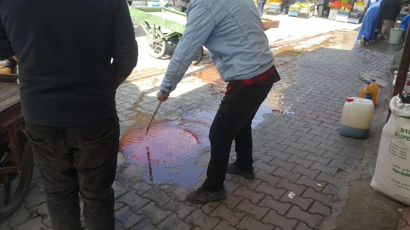 Helvacılar Çarşısı’nda Rögar Taştı