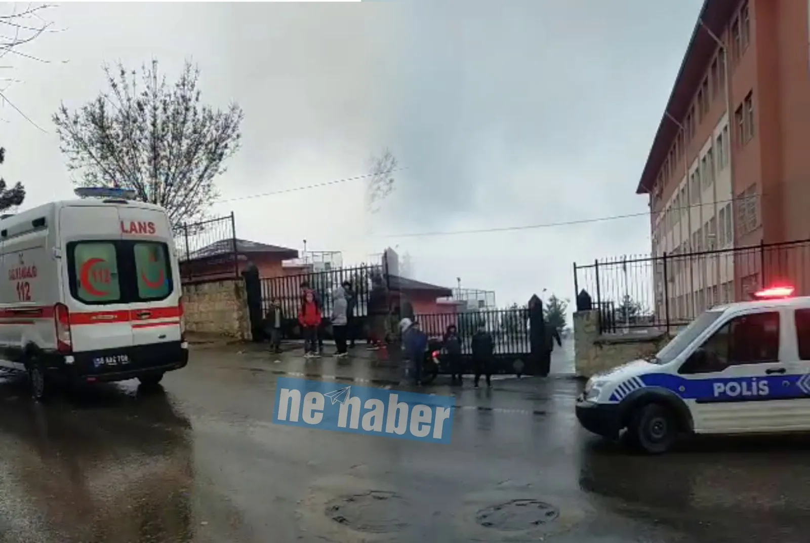 Siirt’te Veliler Arasında Kavga, Kadınlar Birbirine Girdi