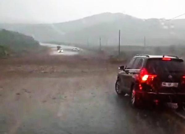 Siirt'te Şiddetli Yağış Sele Neden Oldu