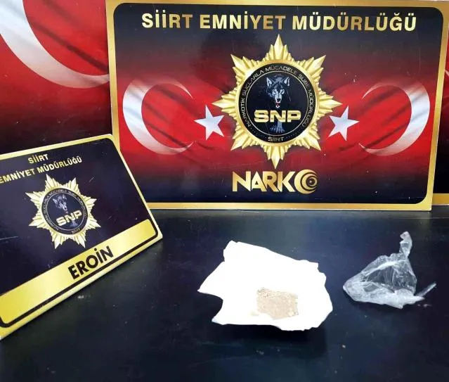 Siirt'te şüpheli şahıs ağzında uyuşturucu madde ile yakalandı