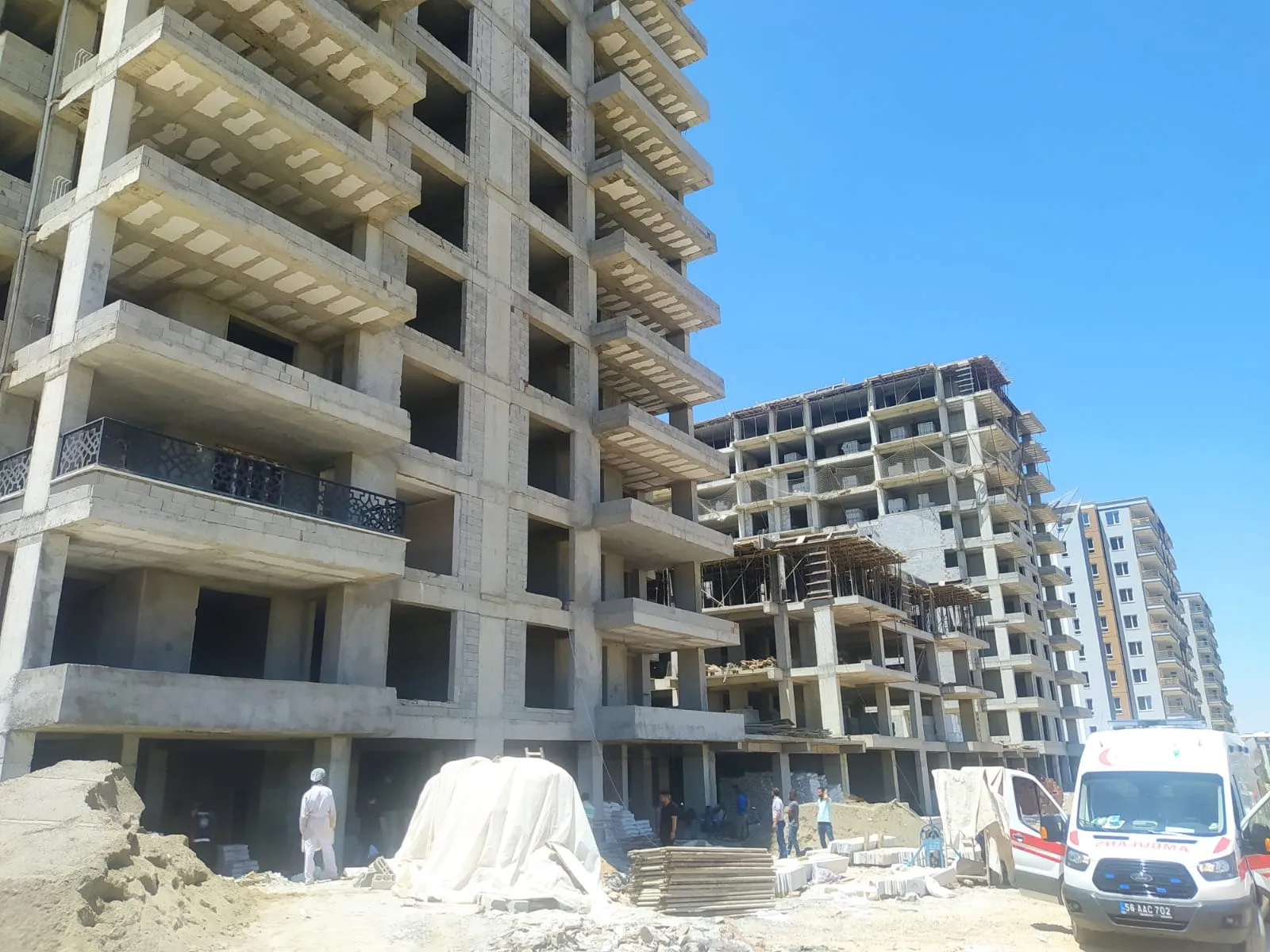 Siirt'te İnşaattan Düşen İşçi Hayatını Kaybetti