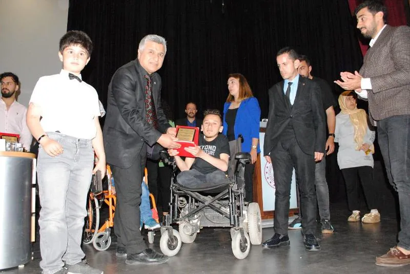 Beyazay Derneği ve 11 Rehabilitasyon Merkezi Engelliler Haftası İçin Etkinli Düzenledi