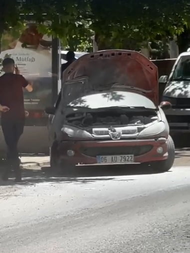 Siirt'te Seyir Halindeki Araç Alev Aldı