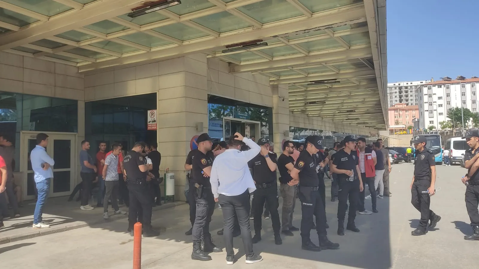 Pervari’de Mayın Patlaması: 1’i Ağır 2 Asker Yaralı