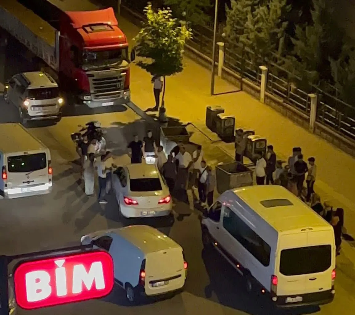 <strong>Siirt’te Yol Verme Tartışması Kavgaya Dönüştü</strong>