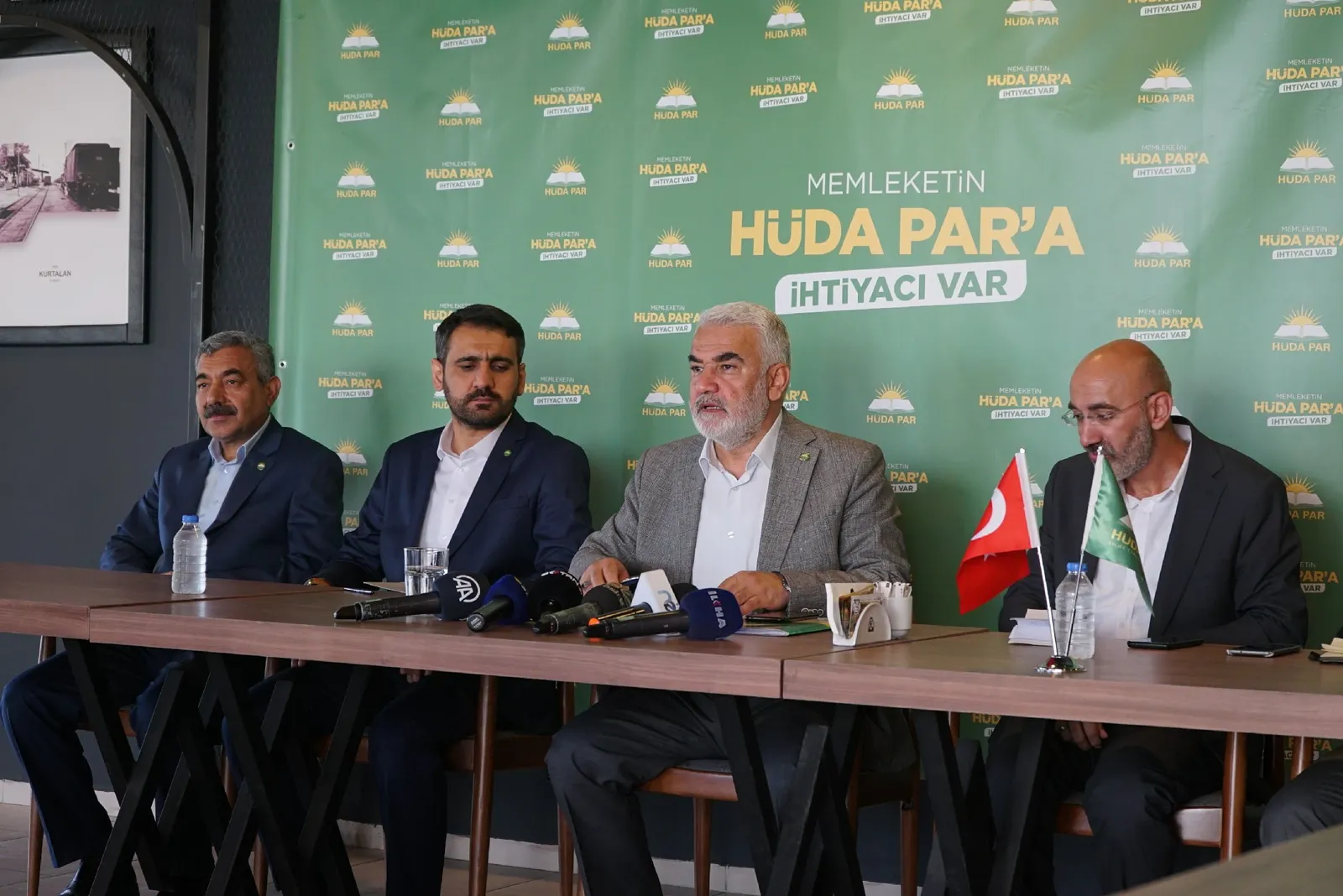 HÜDA PAR Genel Başkanı Siirt’ten İttifaka Göz Kırptı