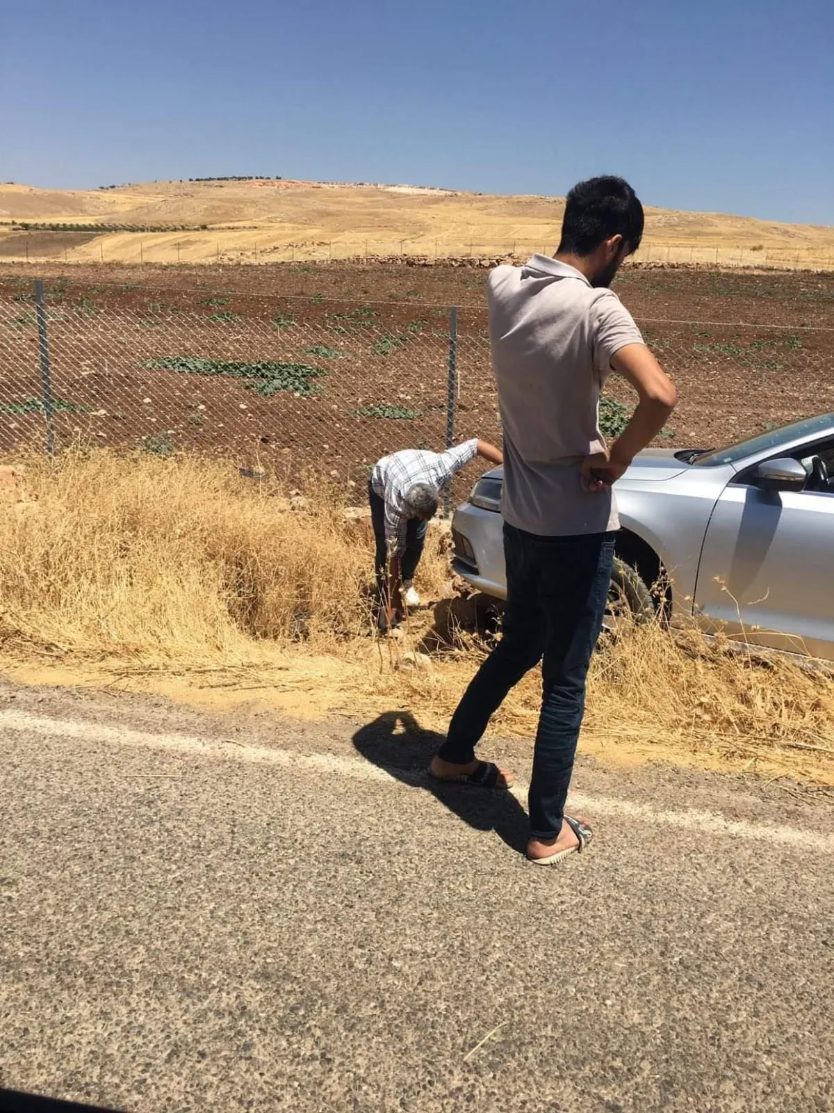 Kurtalan'da Yoldan Çıkan Araç Taşlık Alana Girdi