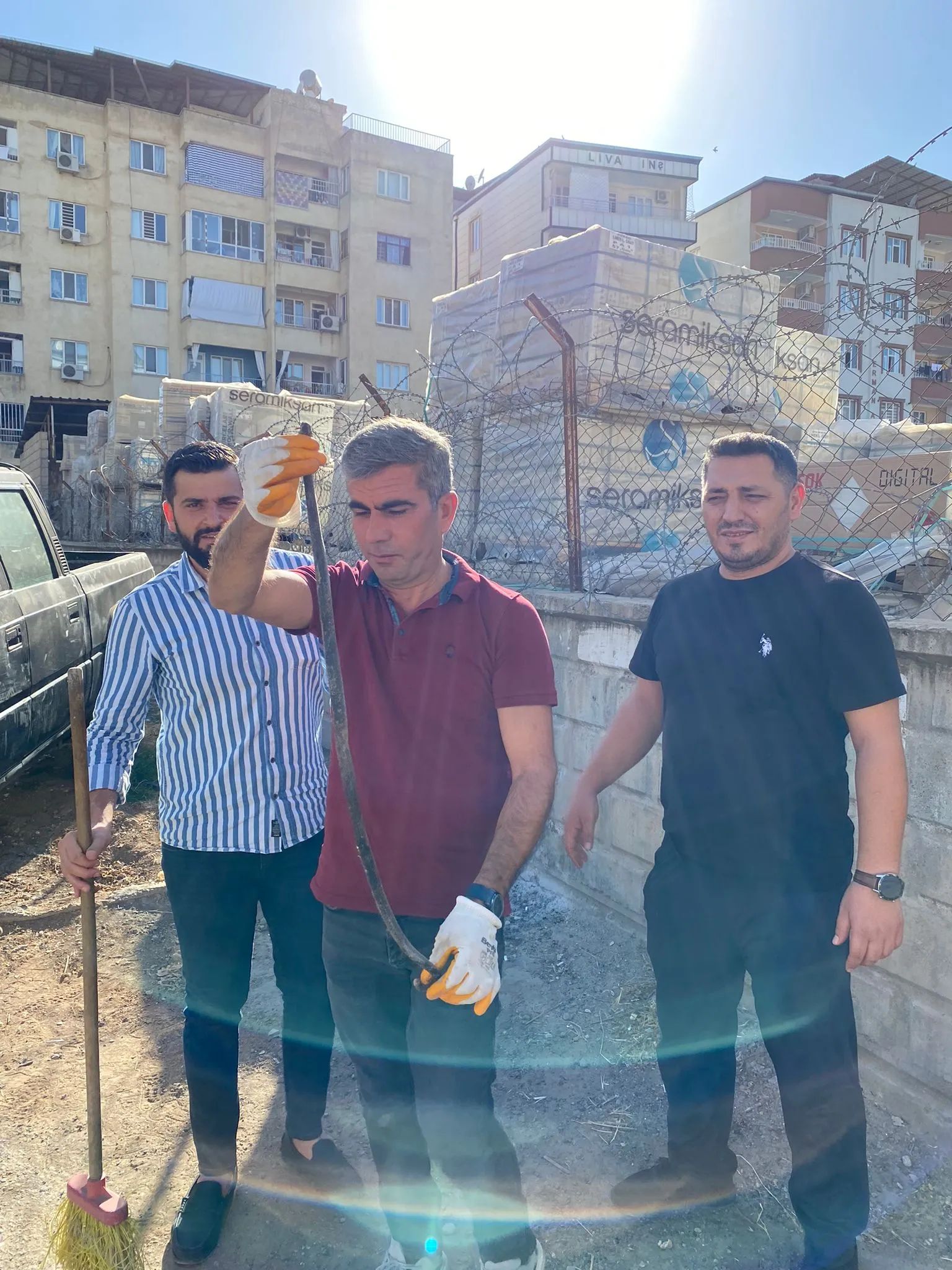 Arabanın İçine Giren Yılana Müdahale Edildi