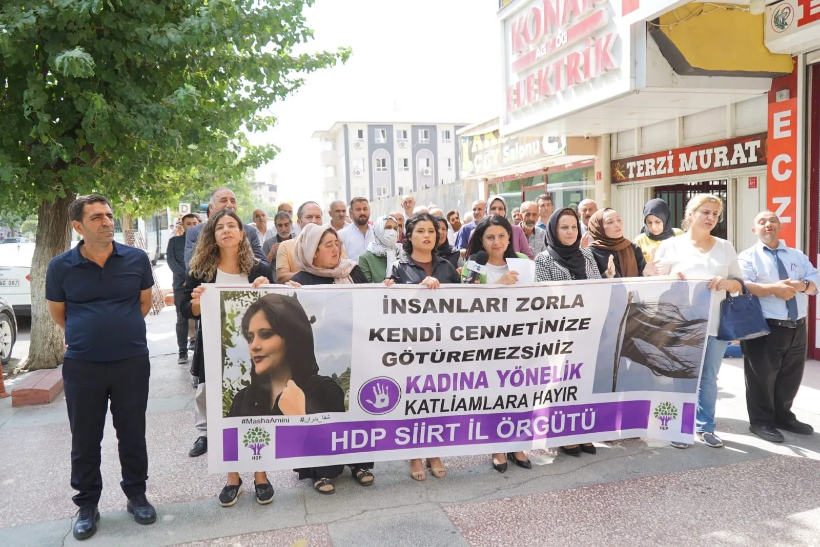 HDP Siirt: "Mahsa'nın Katili Erkek Egemen Rejimdir"