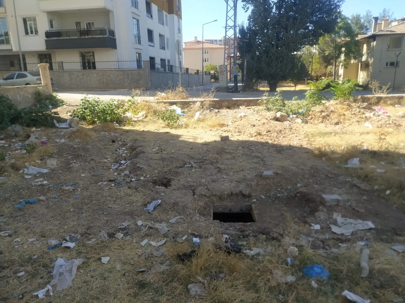 Kurtalan Cumhuriyet Mahallesi'ndeki Çukurlar Tehlike Saçıyor
