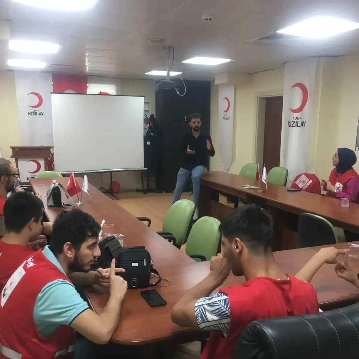 İşitme Engelliler Haftası Münasebetiyle İşaret Dili Eğitimi Verildi