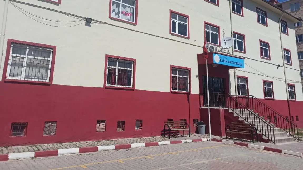 Siirt’te Öğretmen Öğrencisini Ezdi