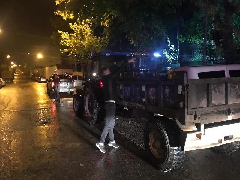Siirt'te Kaldırımlara Gelişigüzel Bırakılan Tabela ve Dubalar Toplatıldı