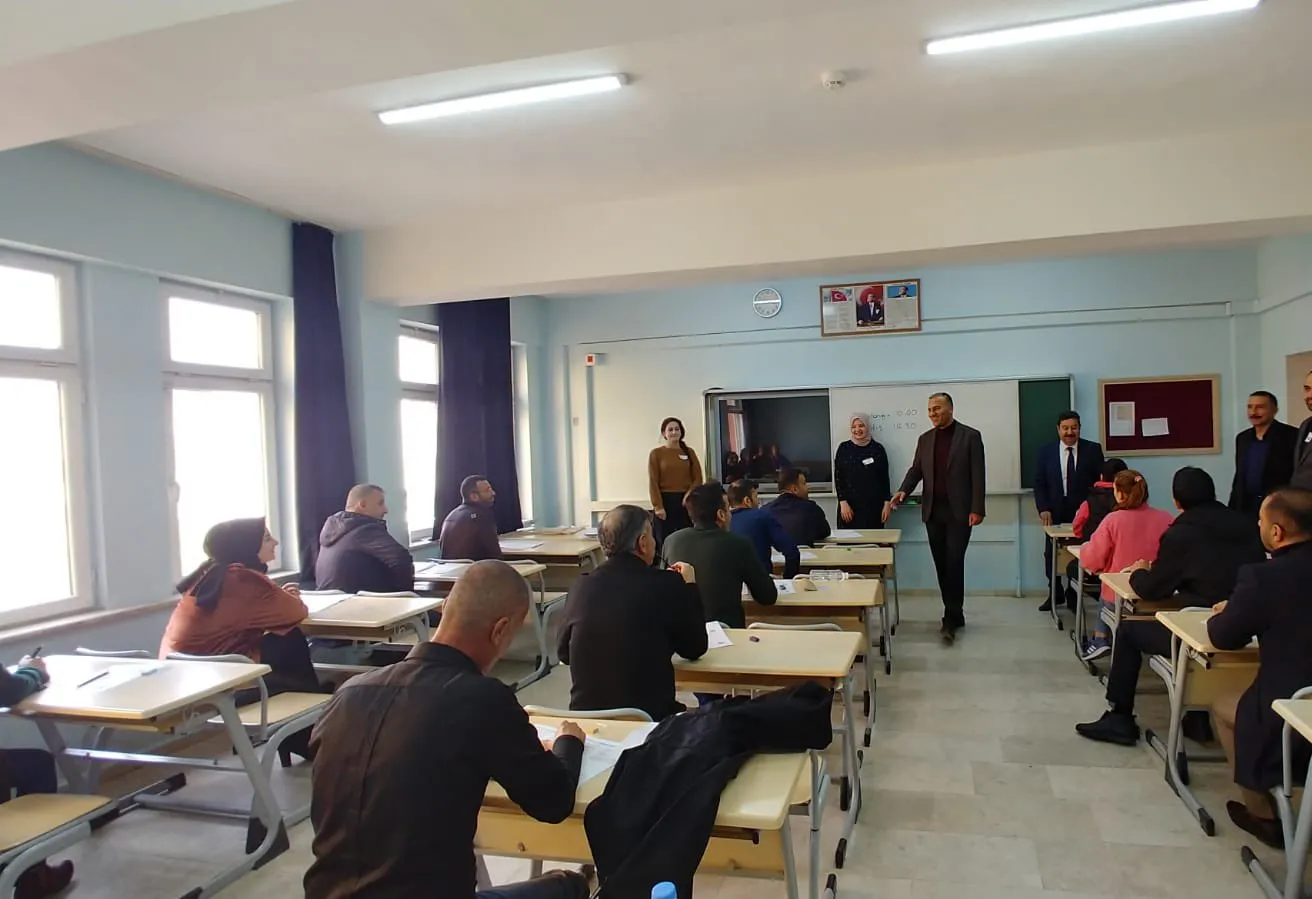 Siirt’te Öğretmenlik Kariyer Basamakları Yazılı Sınavı Yapıldı