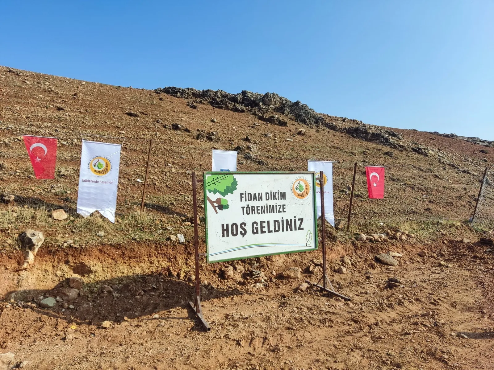 Siirt’te Milli Ağaçlandırma Günü'nde Fidanlar Toprakla Buluşturuldu
