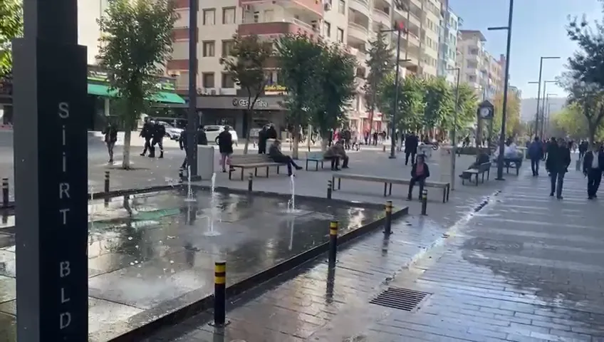 Güres Caddesi Bu Defa Yağmurla Değil Fıskiyelerle Göle Döndü