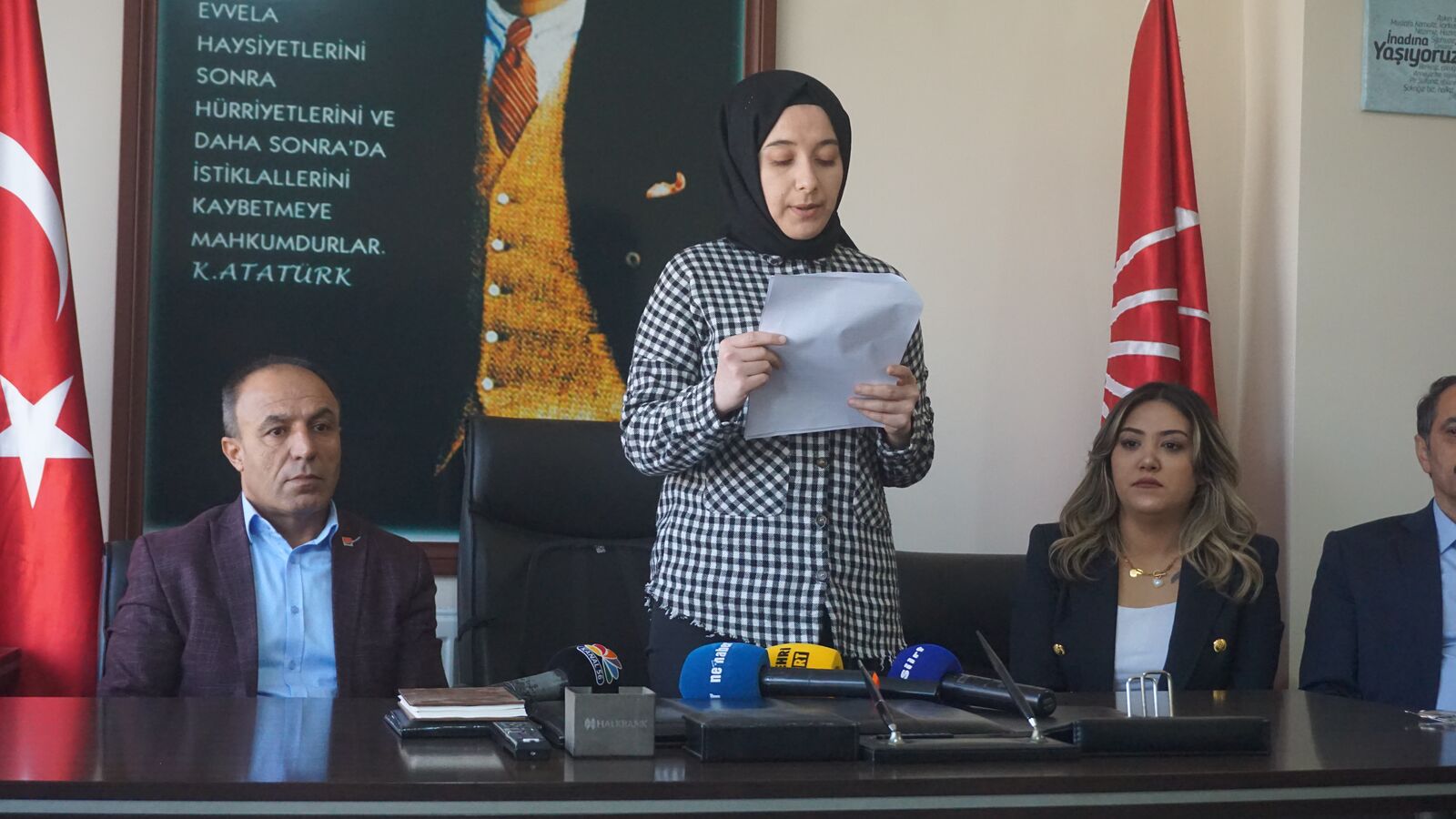 <strong>CHP Siirt’te Dünya Kadın Haklarıyla İlgili Basın Açıklaması Yaptı</strong><strong></strong>