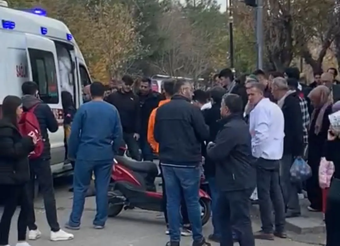 Otomobil ile Motosiklet Çarpıştı: 2 Yaralı