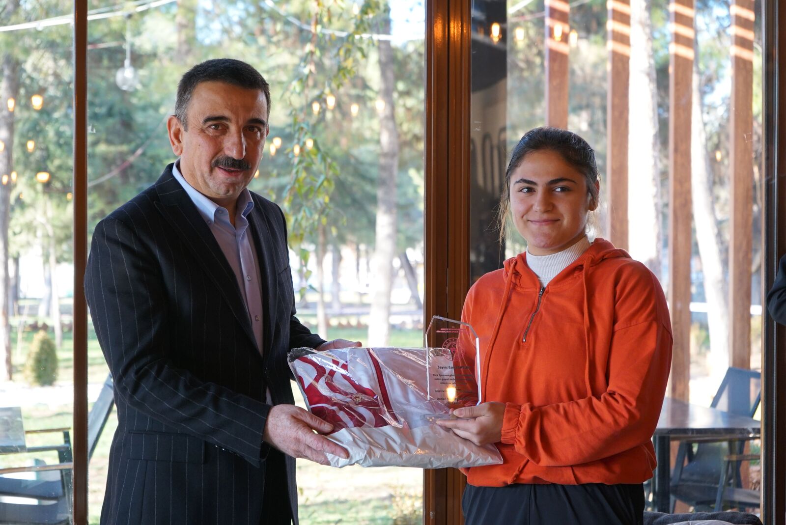 Siirt’te Dereceye Giren Sporculara Plaket Verildi