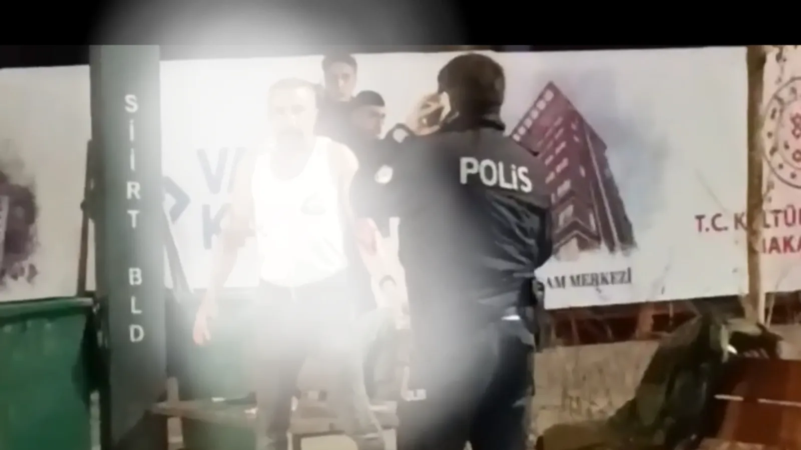 Siirt'te Bir Vatandaş Kendini Bıçakladı: "Devlet Beni İşe Almazsa Kendimi Öldürürüm"