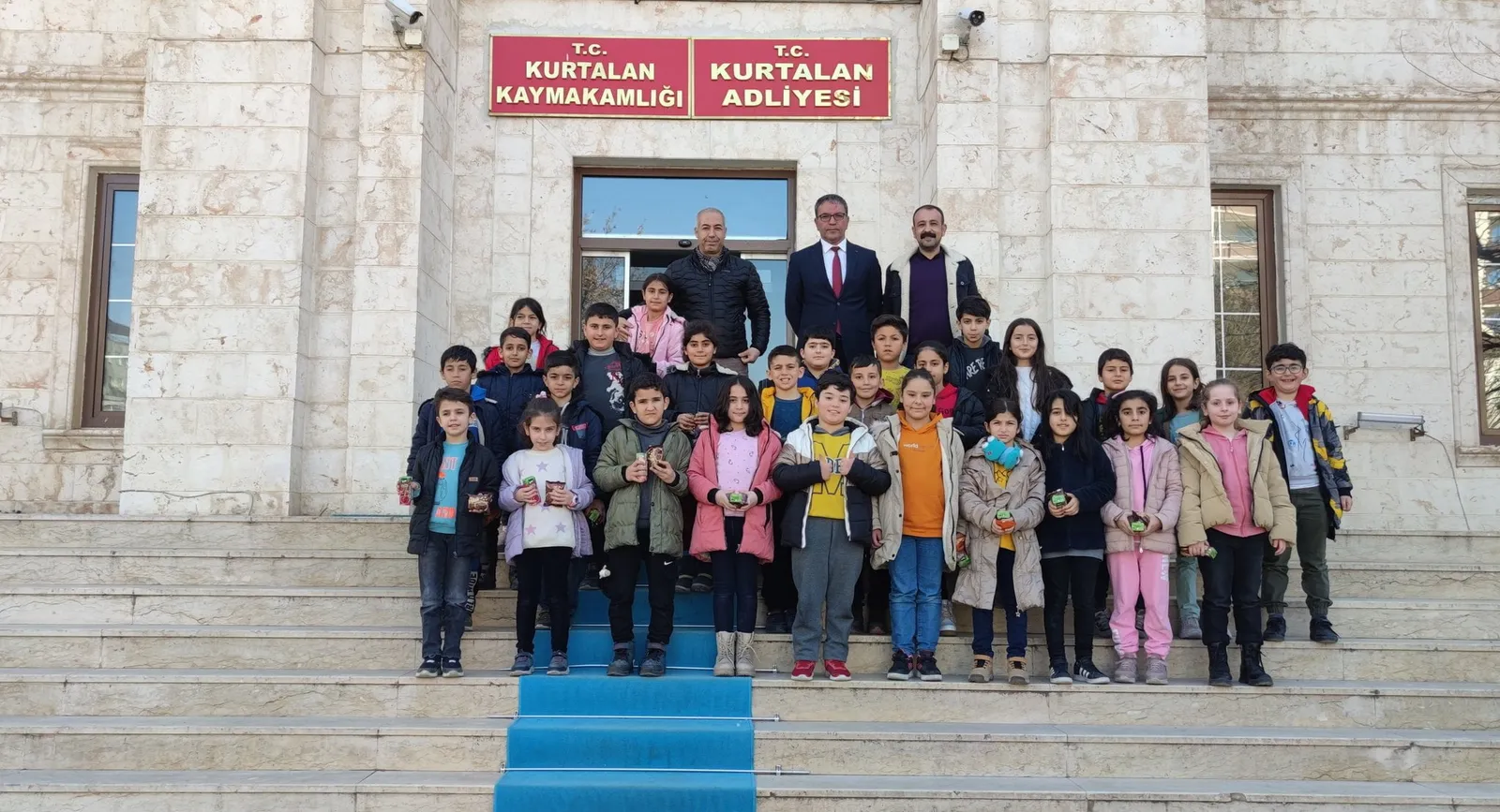 Kurtalanlı Öğrenciler Harçlıklarını Depremzedelere Bağışladı