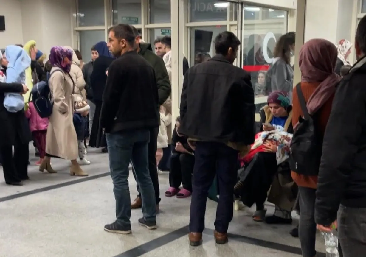 Siirt’te Depremin Etkisiyle 3 Kişi Bayıldı