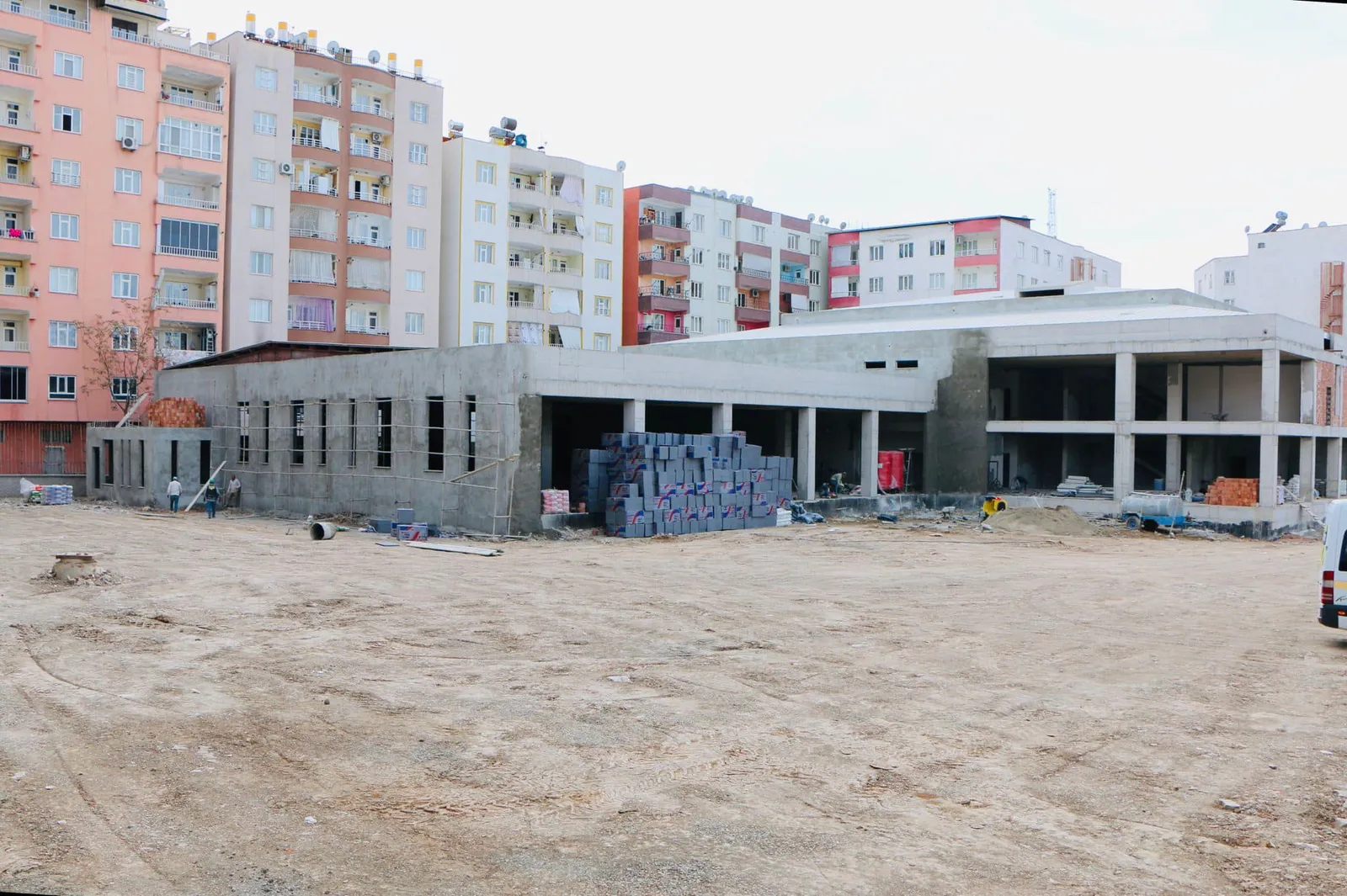 Siirt’te Çok Amaçlı Spor Salonu Tamamlama Aşamasına Geldi