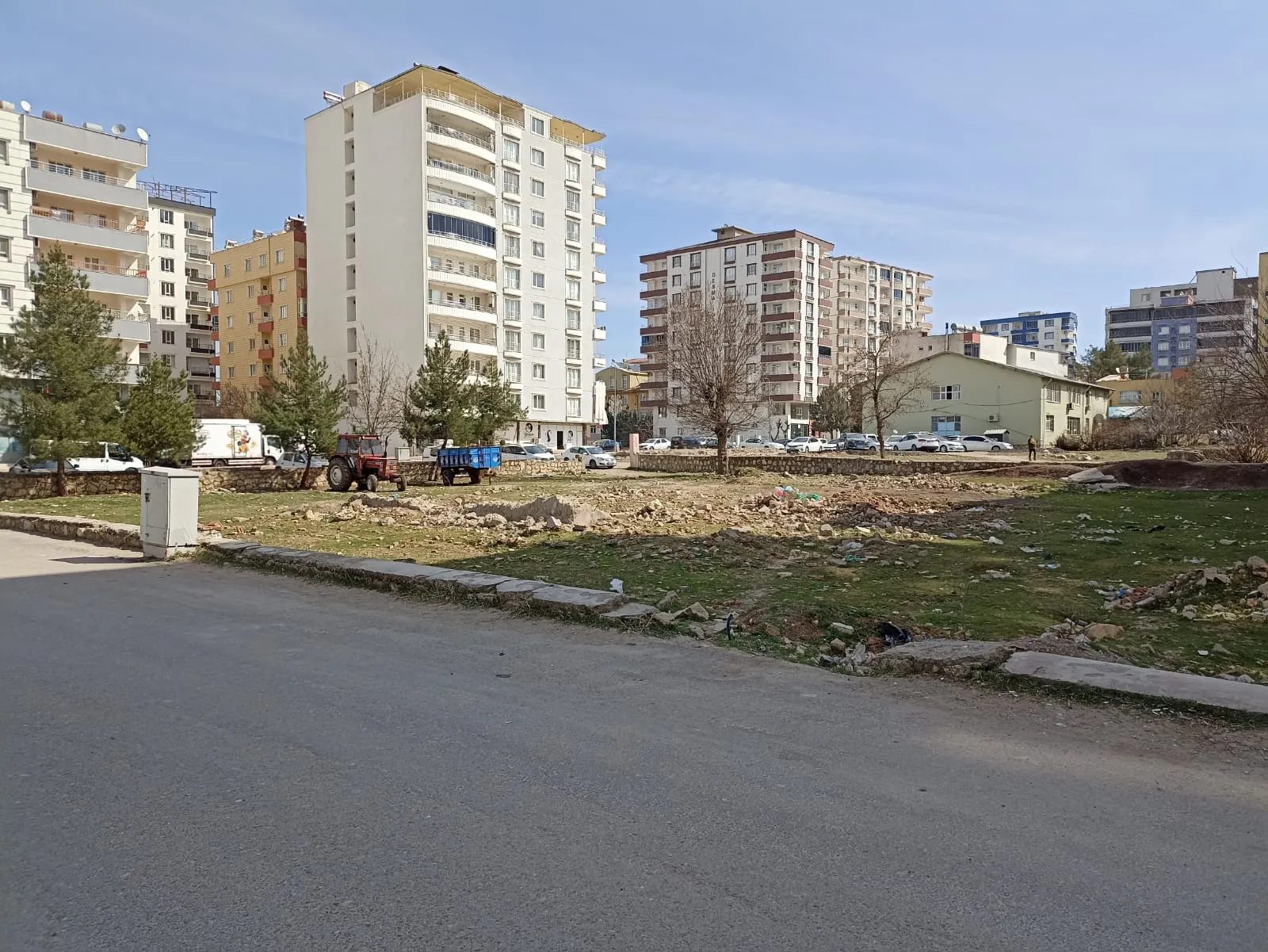 Kurtalanlılar Boş Arazinin Otopark Olmasını İstiyor