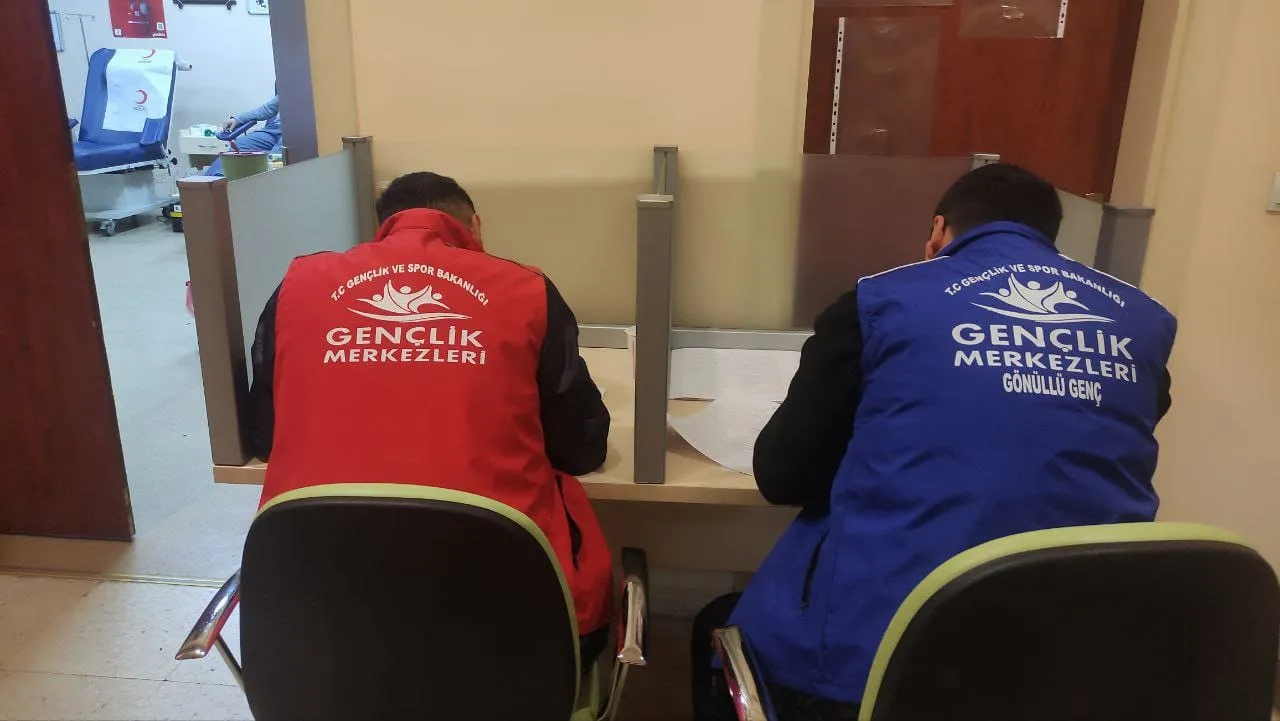 Haberimizin Üzerine Gönüllü Gençler Kızılay’ın Yolunu Tuttu