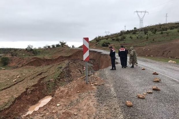 Siirt - Şırnak Karayolunda Heyelan