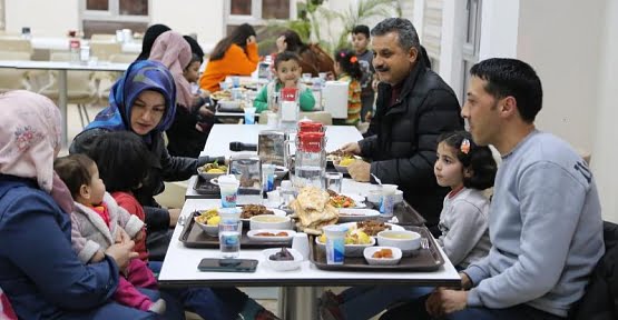 Siirt Üniversitesi Depremzedeleri İftarda Ağırladı