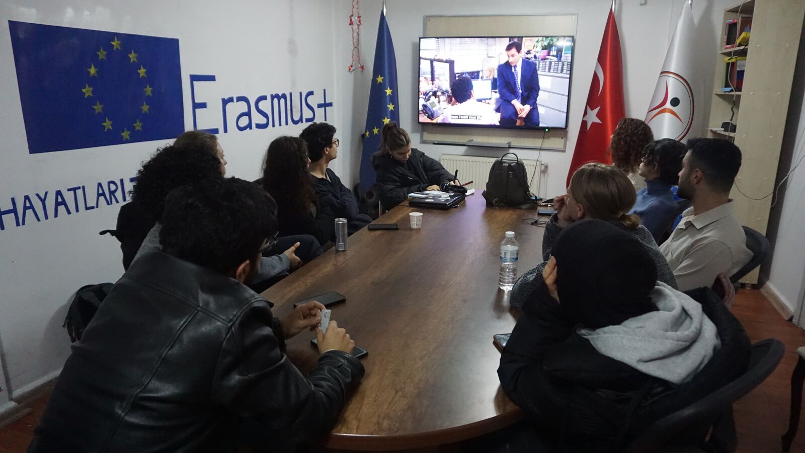 <strong>Yurt Dışından Gelen Öğrenciler Siirt’te Gönüllü Faaliyetler Yürütüyor</strong>