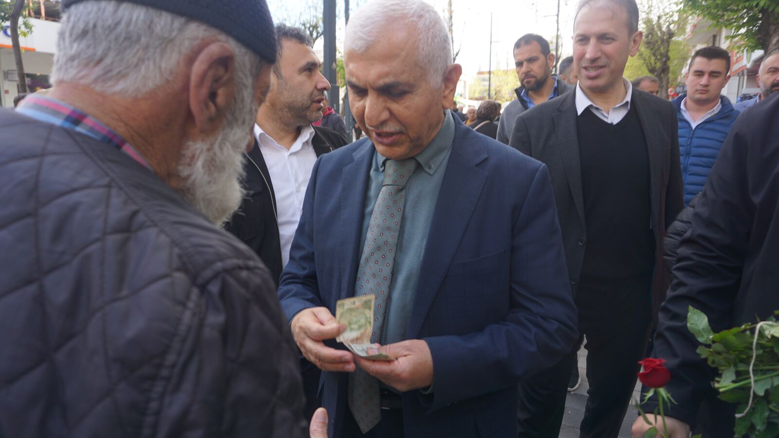 Ak Parti Siirt Adayları Sahaya İndi