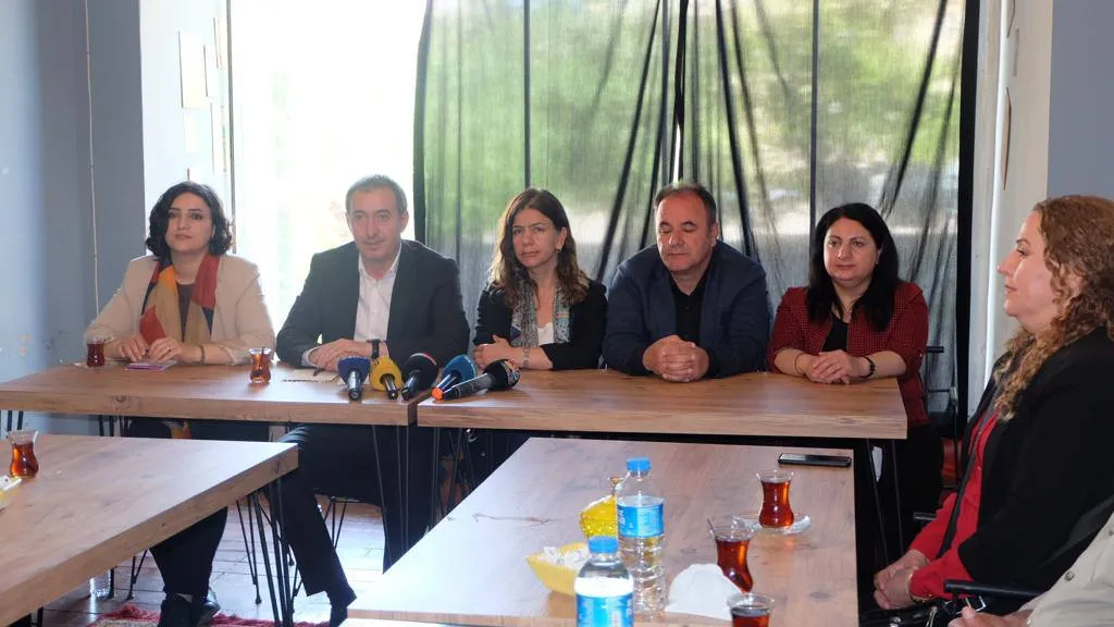 Bakırhan: “Düşman Siirt Belediyesini Borca Batırandır!”