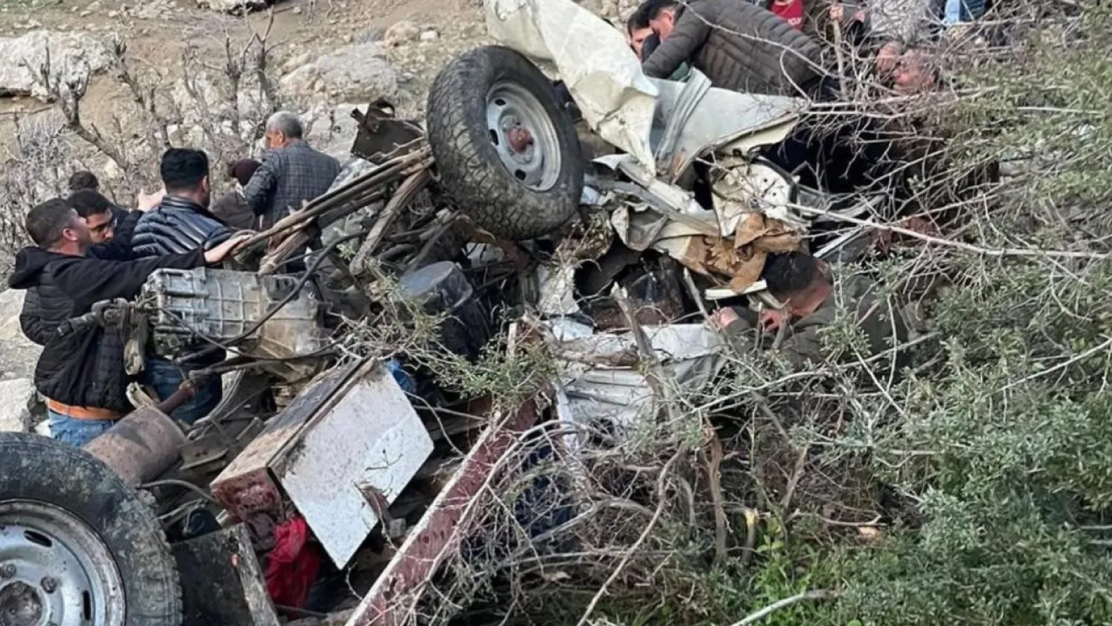 <strong>Şırnak-Siirt Karayolunda Kamyonet Devrildi: 1 Ölü, 1 Yaralı</strong>