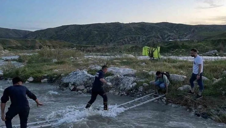 Başur Çayında Mahsur Kalan 2 Kişi Kurtarıldı